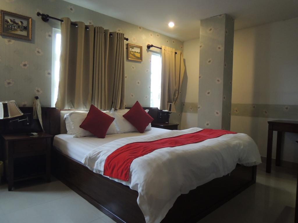 Imperial Saigon Hotel