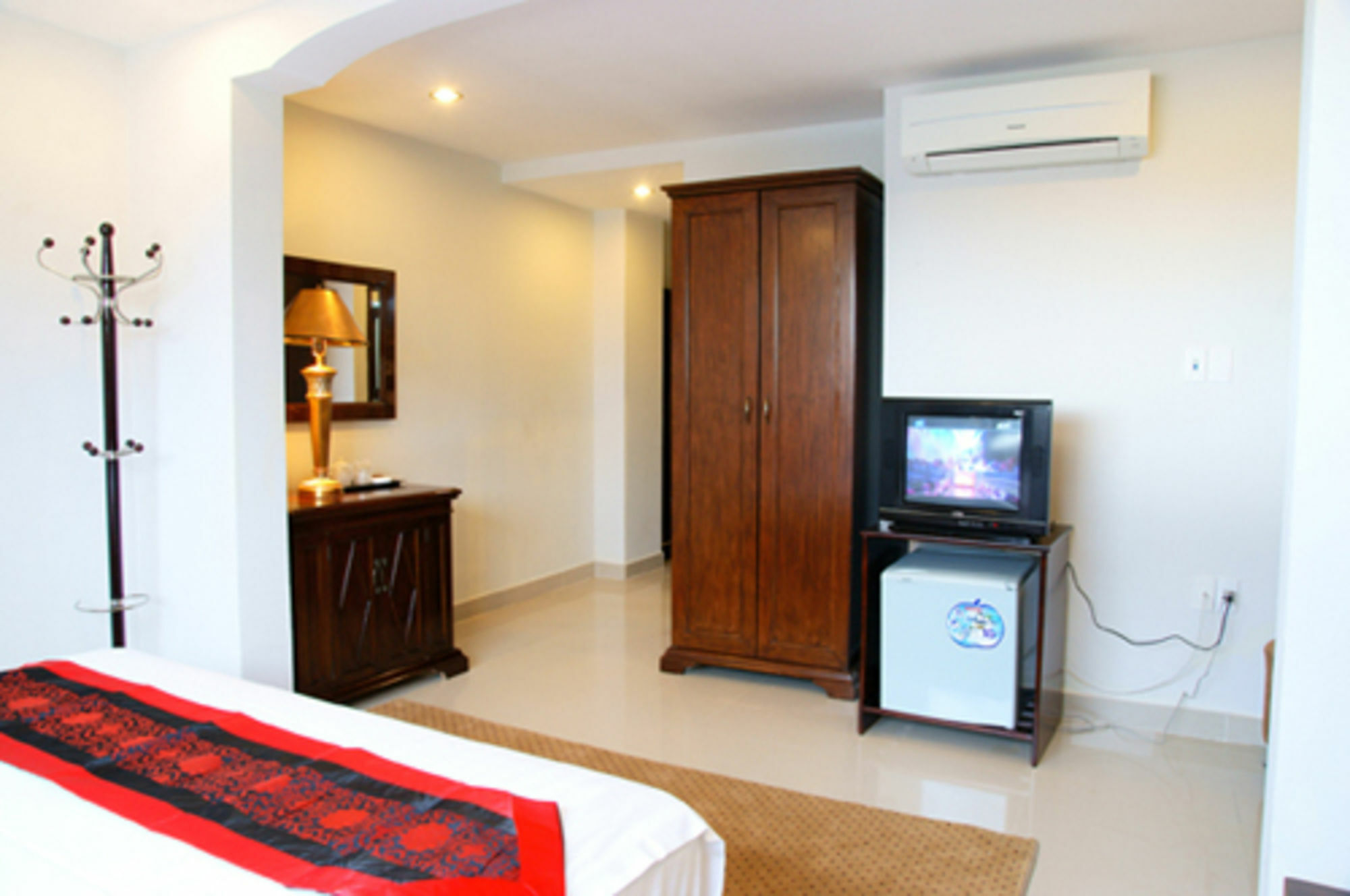 Imperial Saigon 3*