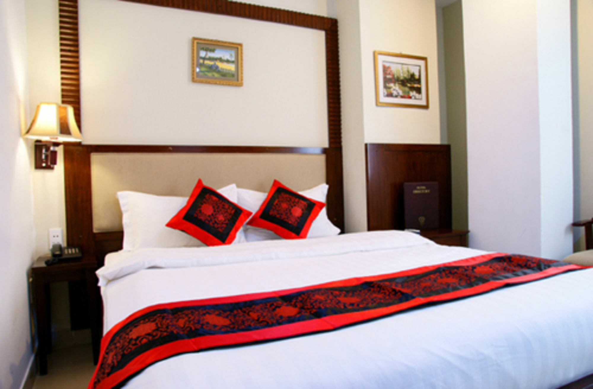 Imperial Saigon Hotel 3*